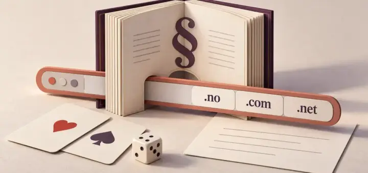 Illustrasjon av en åpen lovbok med paragraftegn, domeneendelsene .no, .com og .net, spillkort og en terning som symboliserer domenevalg og regelverk for iGaming.